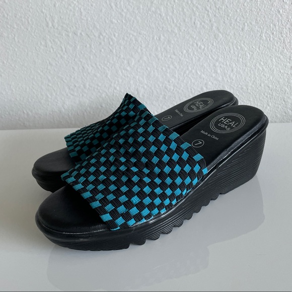 Vintage Checkered Platform Sandals - Picture 2 of 8